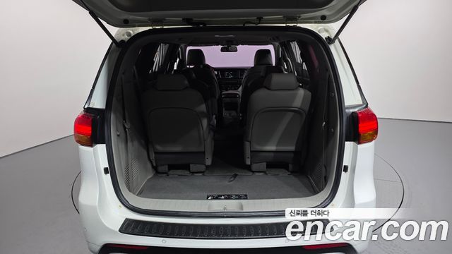 Kia Canival 2015 — photo 20