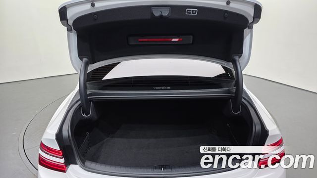 Genesis G80 2021 — photo 33