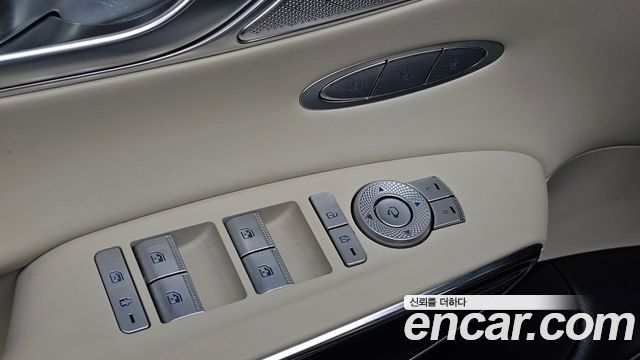 Genesis GV70 2023 — photo 19