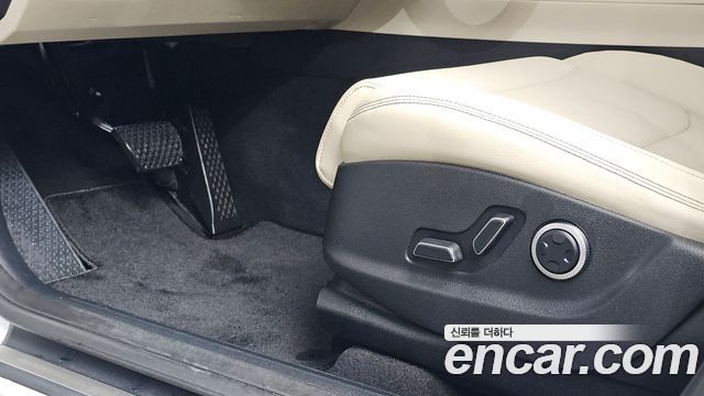 Genesis GV70 2023 — photo 20