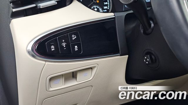 Genesis GV70 2023 — photo 21