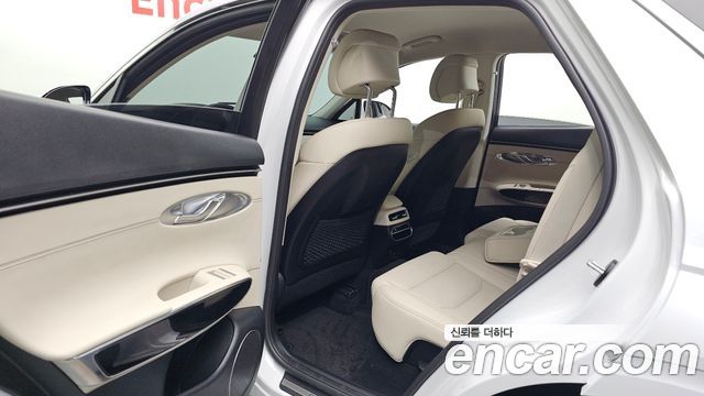 Genesis GV70 2023 — photo 16