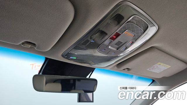 Genesis GV70 2023 — photo 28