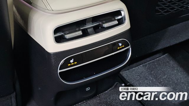 Genesis GV70 2023 — photo 29