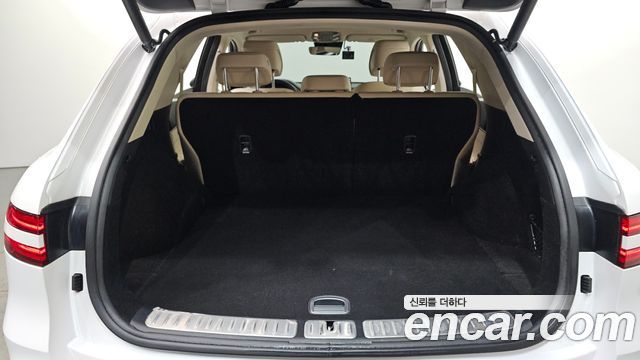 Genesis GV70 2023 — photo 31