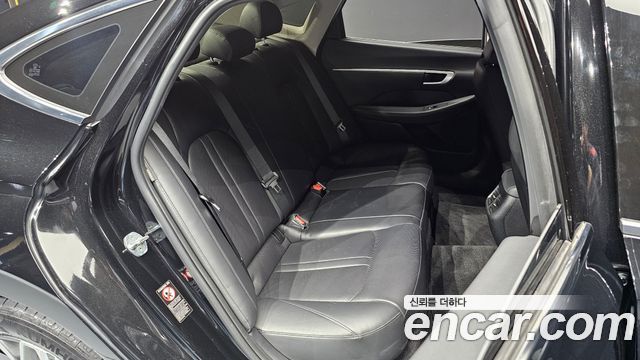 Hyundai Sonata 2022 — photo 11