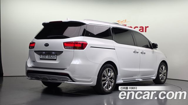 Kia Canival 2018 — photo 2
