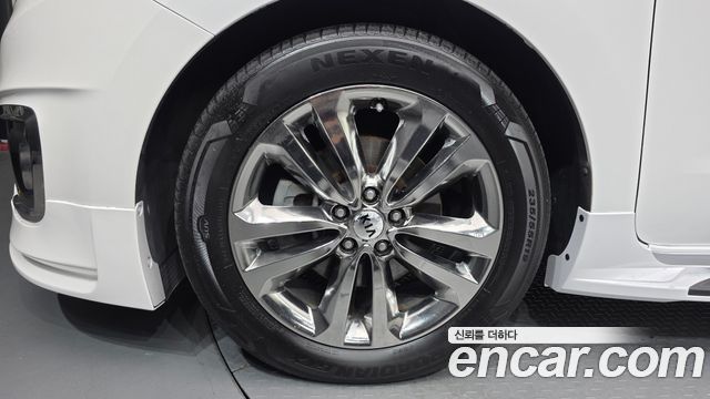 Kia Canival 2018 — photo 5