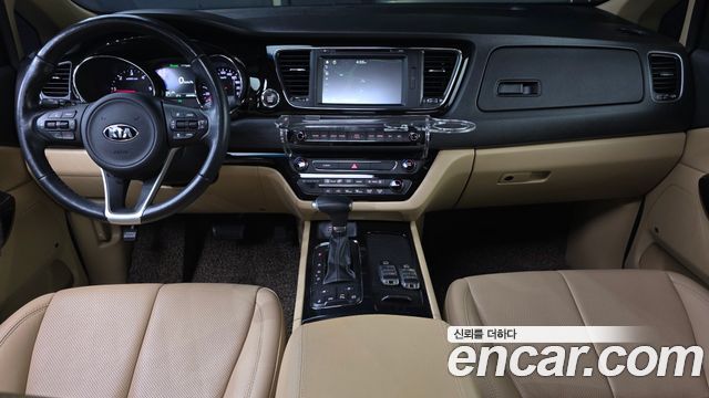 Kia Canival 2018 — photo 10