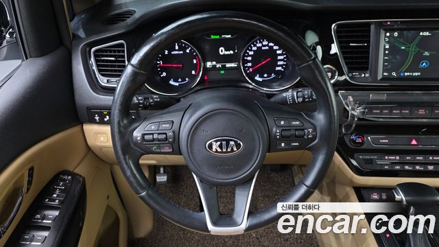 Kia Canival 2018 — photo 18