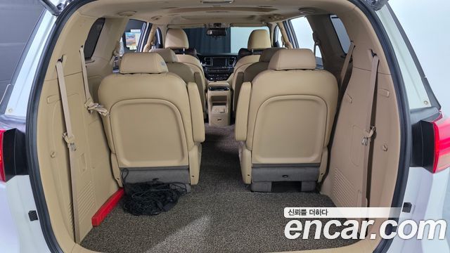 Kia Canival 2018 — photo 22