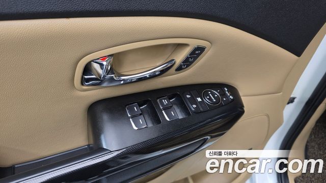 Kia Canival 2018 — photo 26