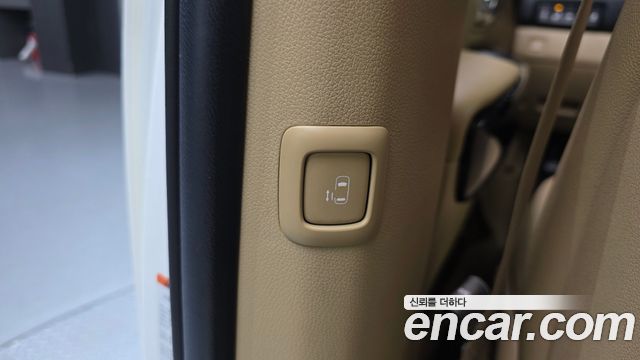 Kia Canival 2018 — photo 29