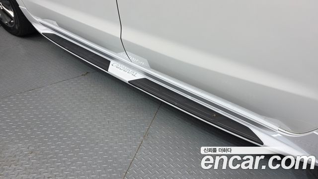 Kia Canival 2018 — photo 30