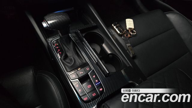 Kia K7 2019 — photo 9