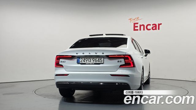 Volvo S60 2024 — photo 4