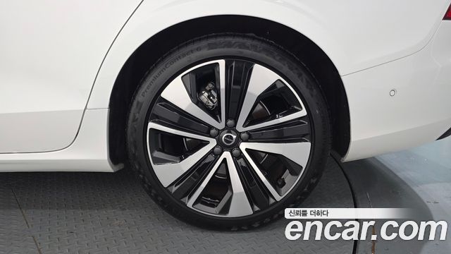 Volvo S60 2024 — photo 7