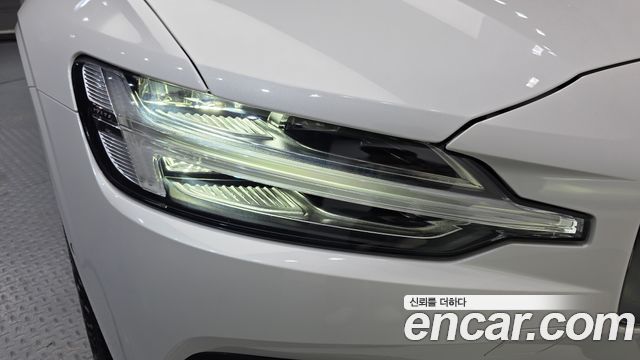 Volvo S60 2024 — photo 8