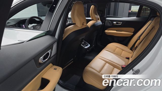Volvo S60 2024 — photo 16