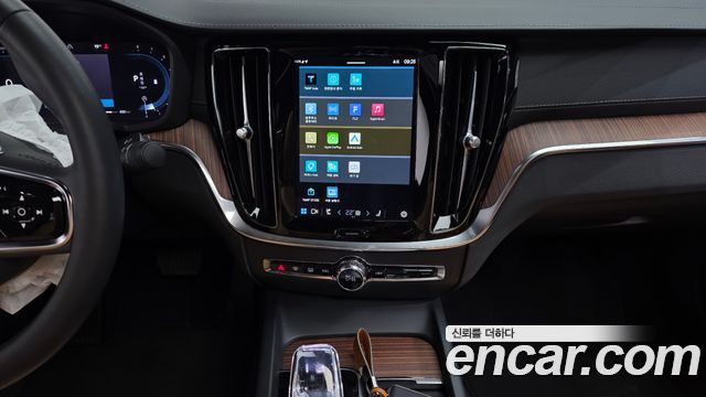Volvo S60 2024 — photo 29
