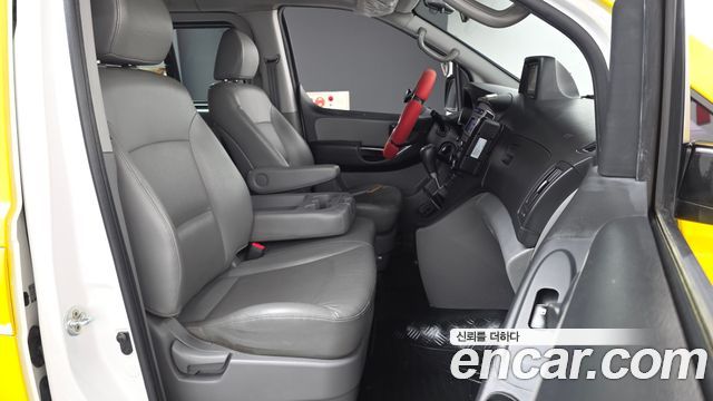 Hyundai Starex 2016 — photo 11