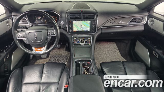 Lincoln Continental 2017 — photo 10