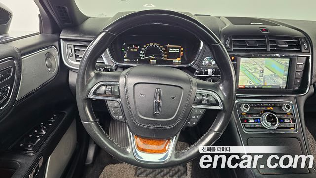 Lincoln Continental 2017 — photo 20