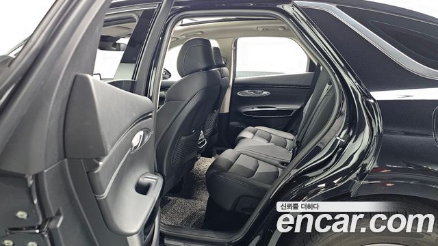 Genesis GV70 2021 — photo 12
