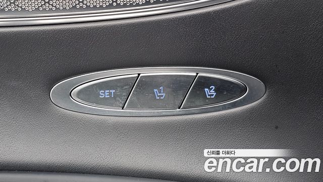 Genesis GV70 2021 — photo 14