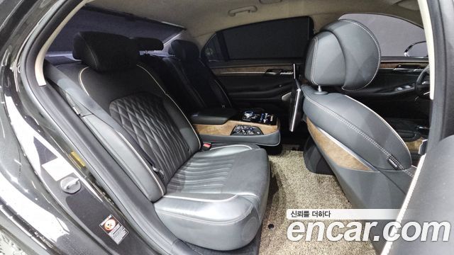 Genesis G90 2019 — photo 17
