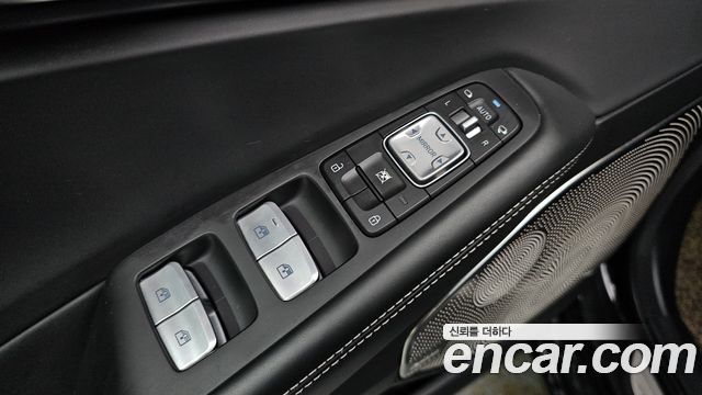 Genesis G90 2019 — photo 23
