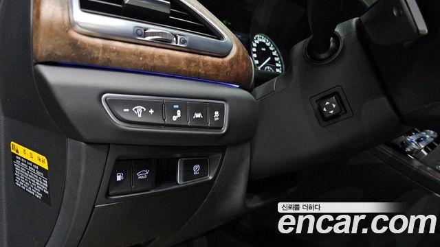 Genesis G90 2019 — photo 24