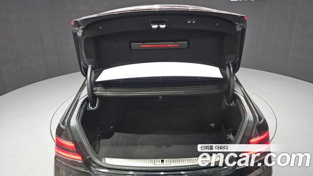 Genesis G90 2019 — photo 26