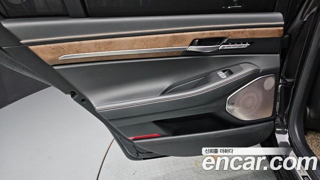 Genesis G90 2019 — photo 15