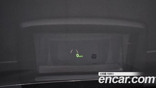 Genesis G90 2019 — photo 27