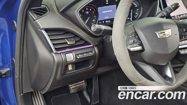 Cadillac CT5 2020 — photo 28