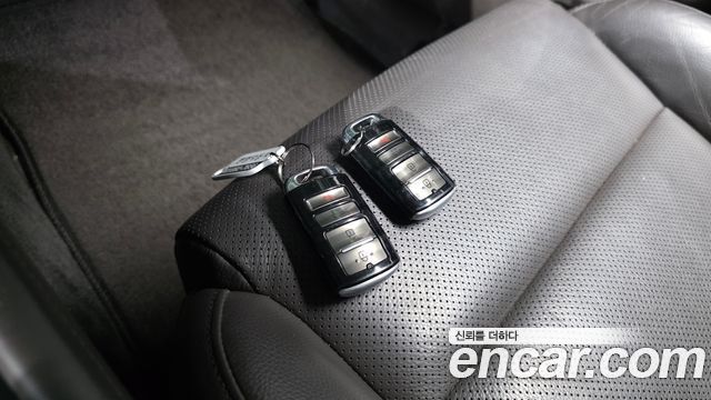 Kia K7 2017 — photo 22