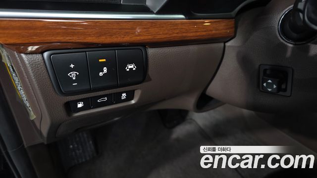 Kia K7 2017 — photo 27