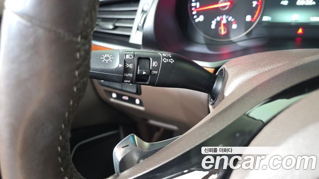 Kia K7 2017 — photo 29