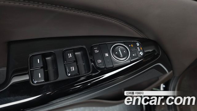 Kia K7 2017 — photo 30