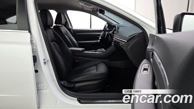 Hyundai Sonata 2022 — photo 11