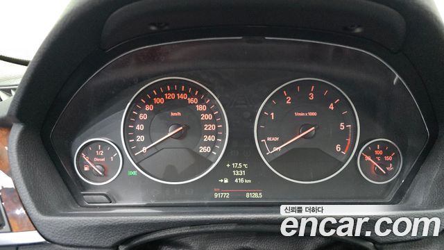 BMW 3-Series 2012 — photo 8