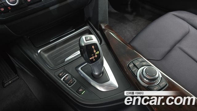 BMW 3-Series 2012 — photo 9