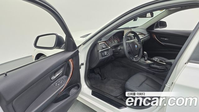 BMW 3-Series 2012 — photo 10