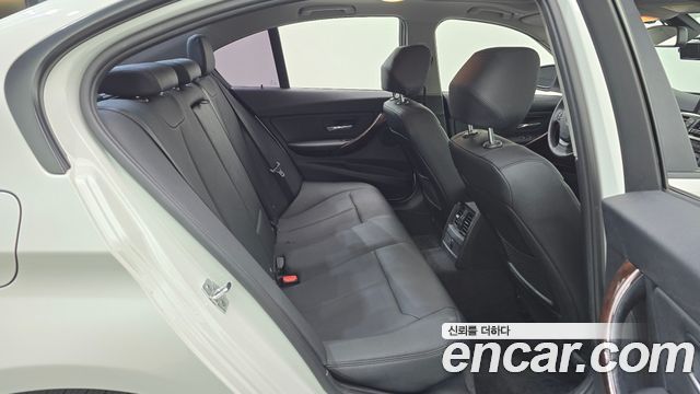 BMW 3-Series 2012 — photo 11