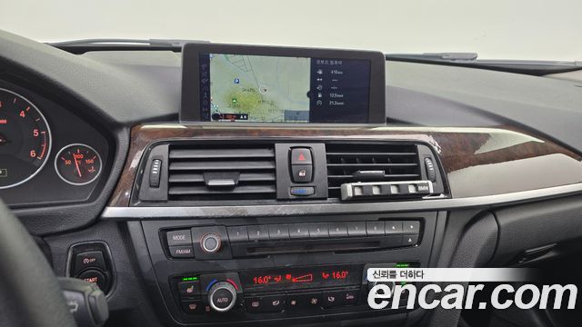 BMW 3-Series 2012 — photo 12