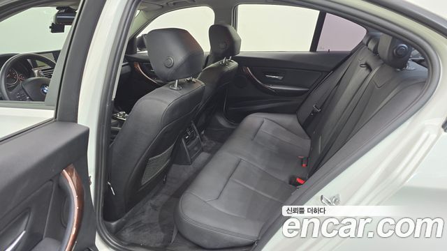 BMW 3-Series 2012 — photo 19