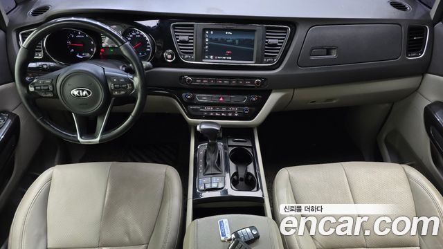Kia Canival 2018 — photo 7
