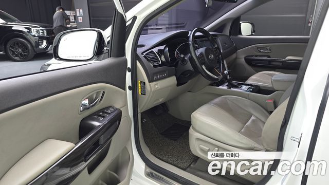 Kia Canival 2018 — photo 10