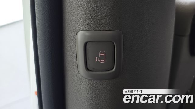 Kia Canival 2018 — photo 17